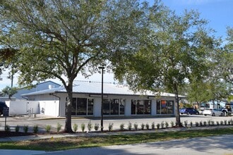200-220 Hibiscus St, Jupiter, FL for lease Building Photo- Image 2 of 7