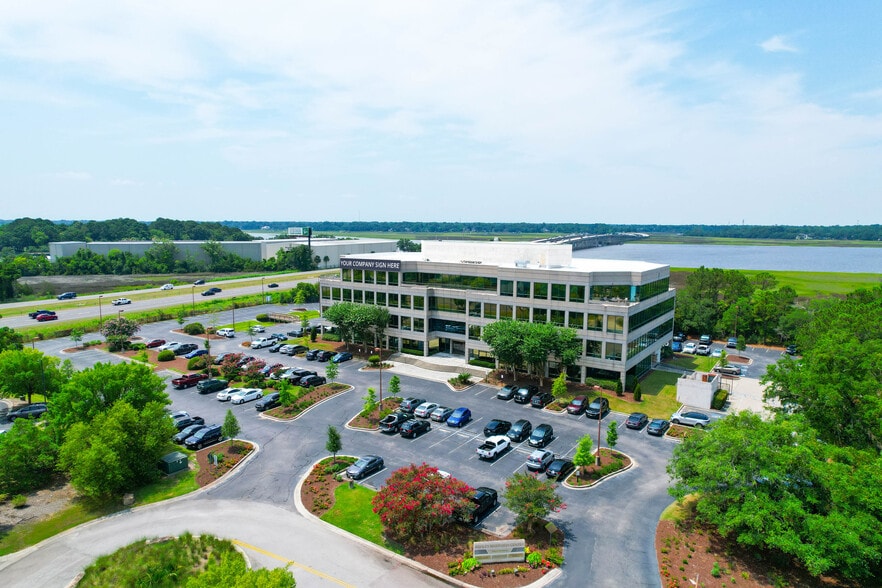 4401 Belle Oaks Dr, North Charleston, SC for lease - Building Photo - Image 1 of 16