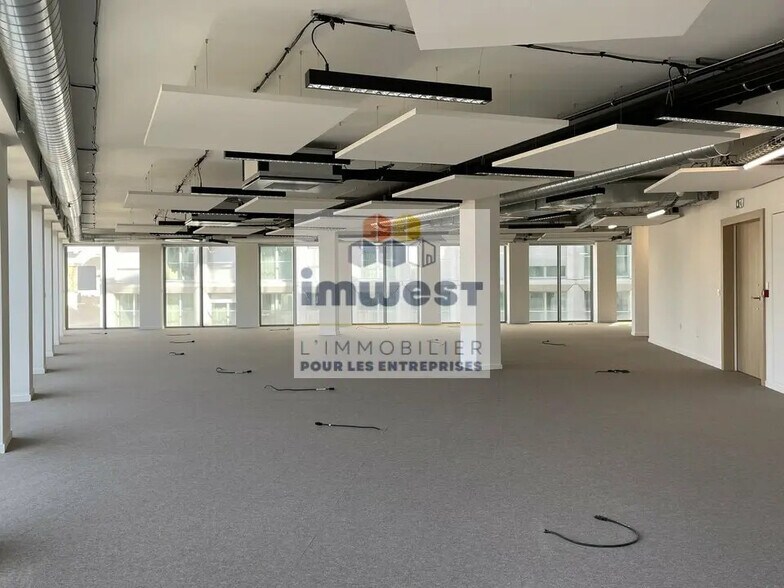 Office in Rennes for lease - Building Photo - Image 1 of 4