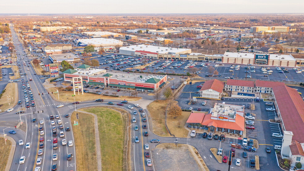 4122-4126 E McCain Blvd, North Little Rock, AR for lease - Building Photo - Image 3 of 5