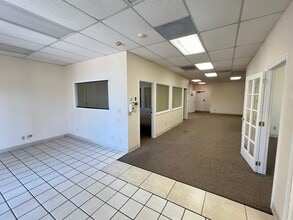 1320-1340 W Valley Pky, Escondido, CA for lease Building Photo- Image 2 of 9