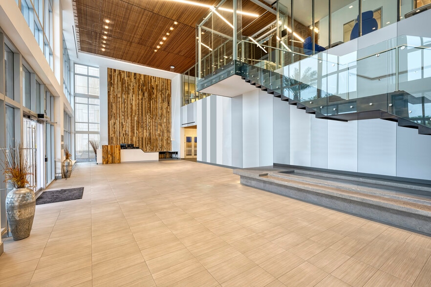 2900 W Geronimo Pl, Chandler, AZ for lease - Building Photo - Image 2 of 8