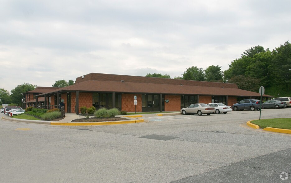 1001 N Point Blvd, Baltimore, MD for lease - Building Photo - Image 2 of 4