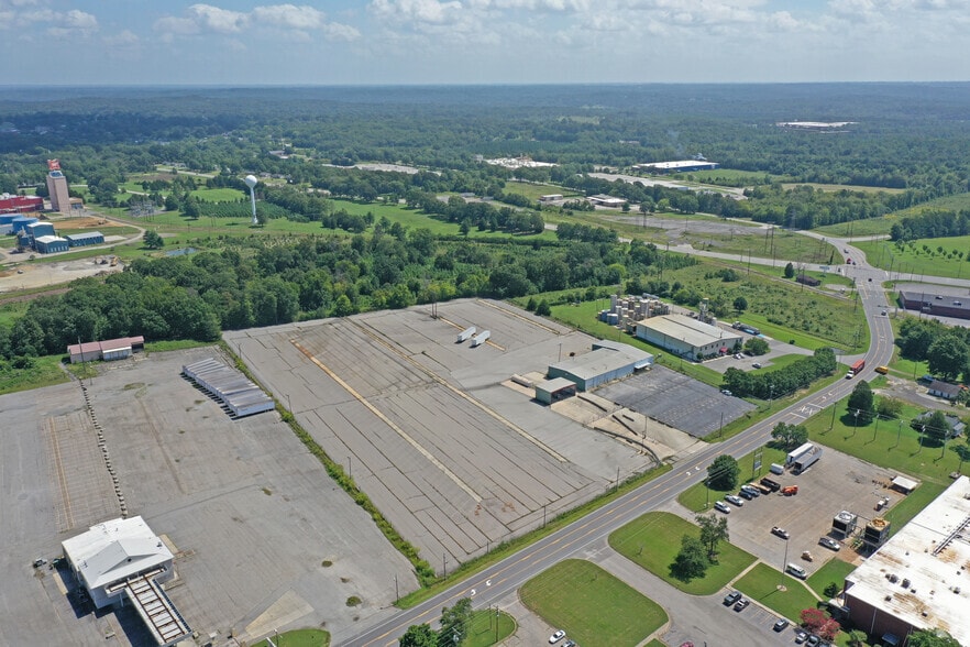 406 Summit Rd, Eden, NC for lease - Aerial - Image 1 of 11