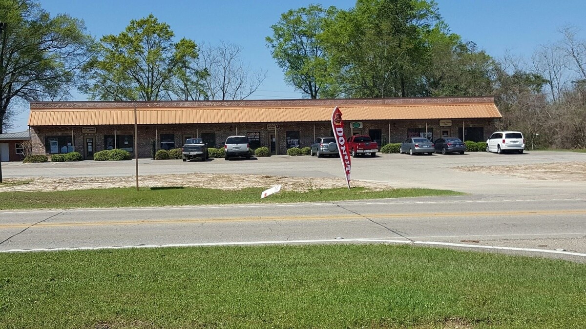 300 Highway 11 S, Poplarville, MS 39470