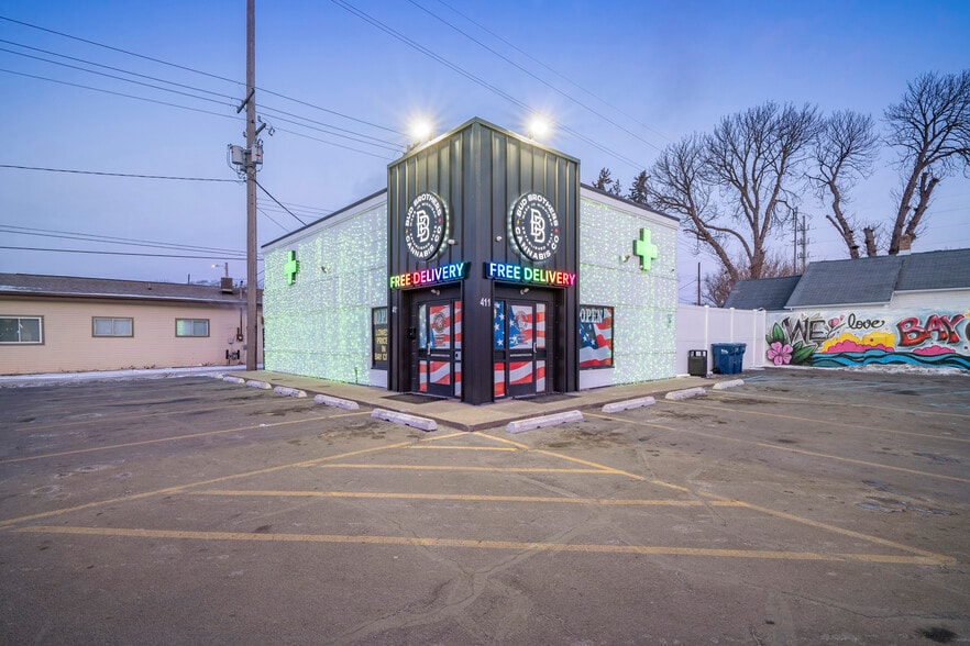 411 Lafayette Ave, Bay City, MI for sale - Building Photo - Image 2 of 35