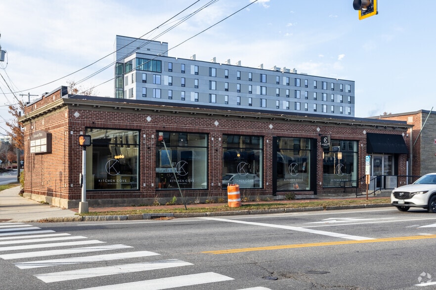 332-336 Forest Ave, Portland, ME for lease - Primary Photo - Image 1 of 2