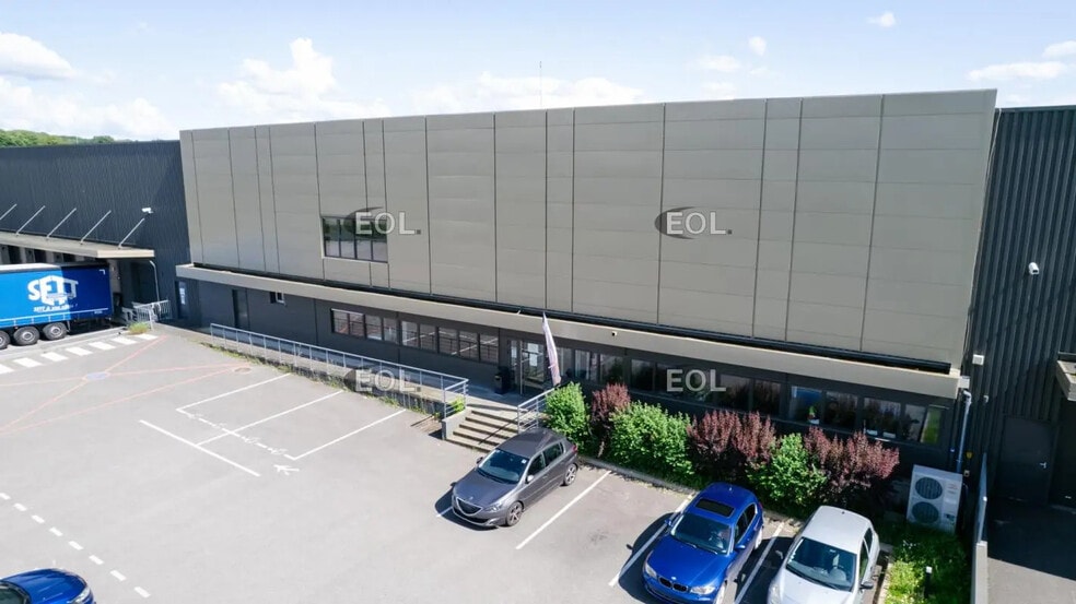 Industrial in Bressolles for lease - Building Photo - Image 3 of 10