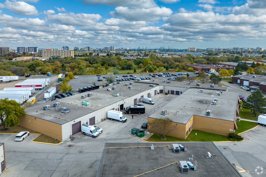 215 Carlingview Dr, Toronto, ON for lease - Building Photo - Image 2 of 3