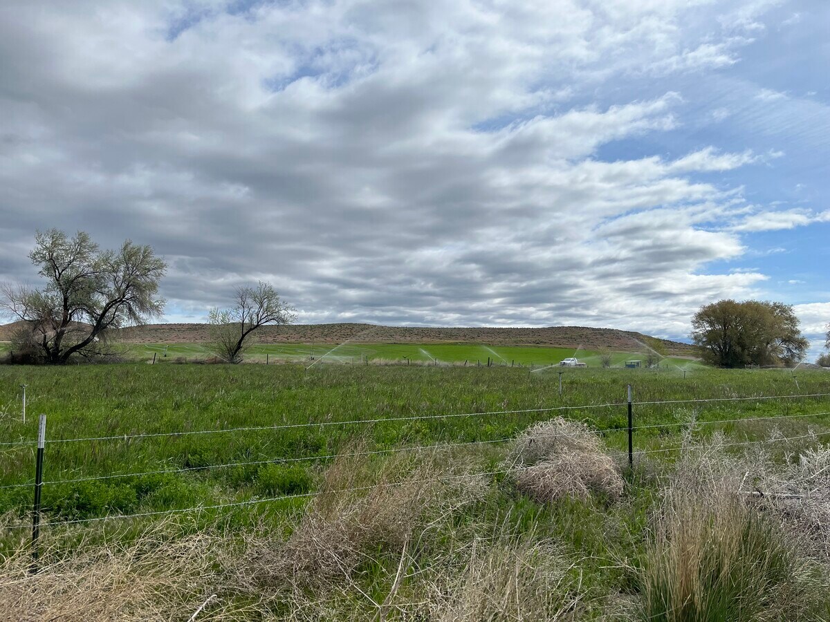 1732 W Railroad Dr, Glenns Ferry, ID 83623