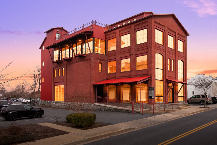 47 E South St, Frederick, MD for lease - Primary Photo - Image 1 of 18