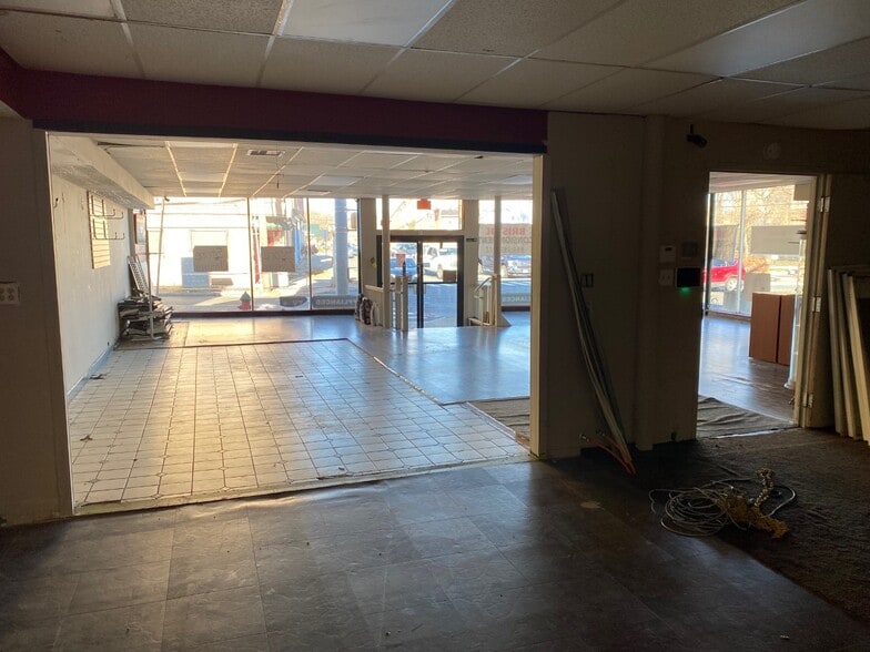 1 Divinity St, Bristol, CT for lease - Building Photo - Image 3 of 8