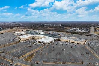 21100 Dulles Town Cir, Dulles, VA for lease Building Photo- Image 1 of 1