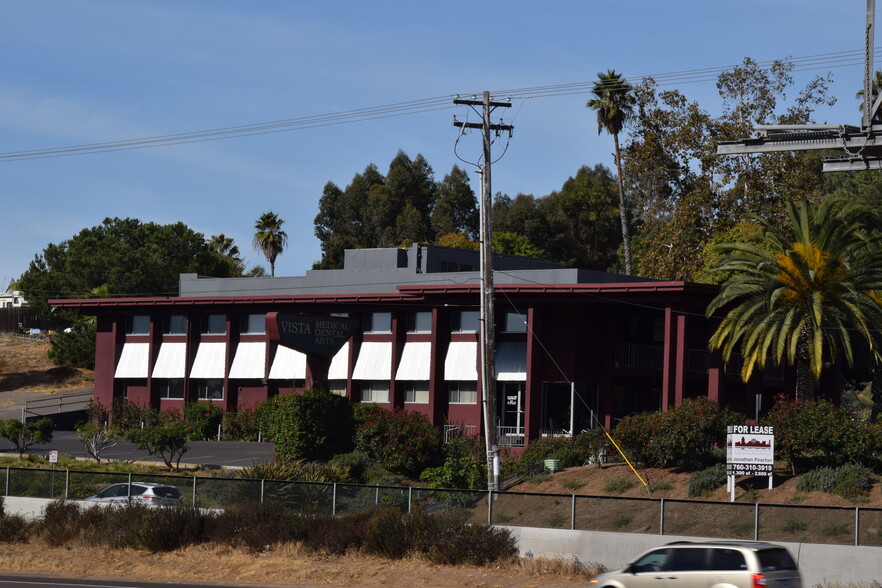 1235 W Vista Way, Vista, CA for lease - Building Photo - Image 1 of 16