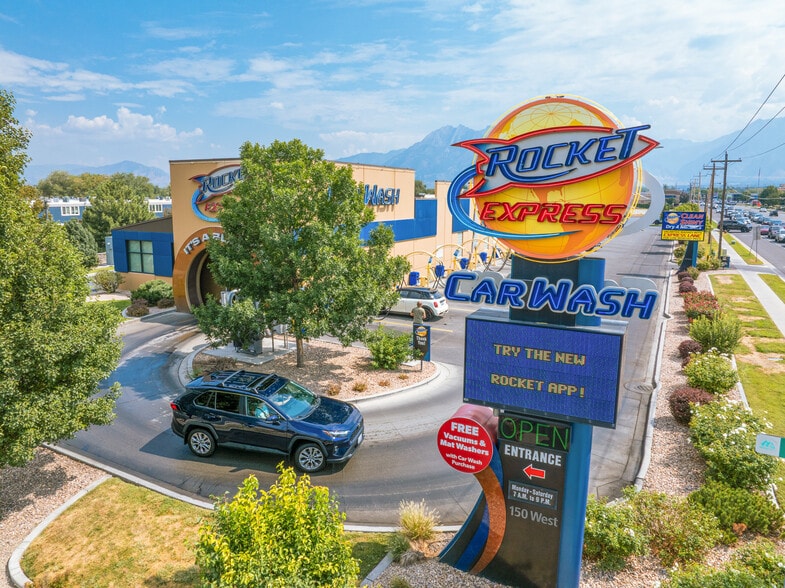 Rocket Express Car Wash Portfolio portfolio of 5 properties for sale on LoopNet.com - Building Photo - Image 2 of 5