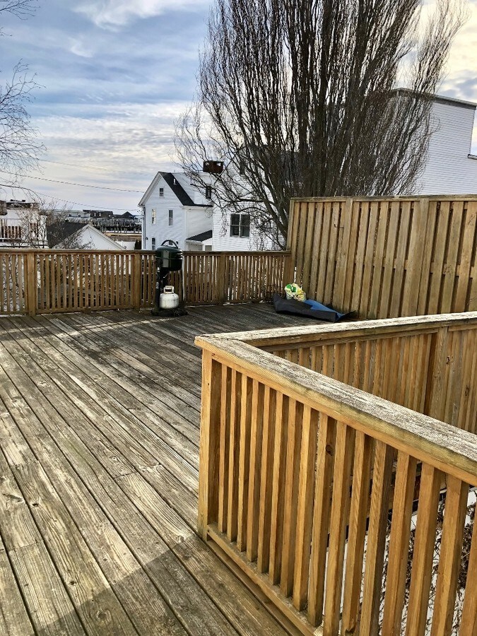 132 Water St, Stonington, CT 06378