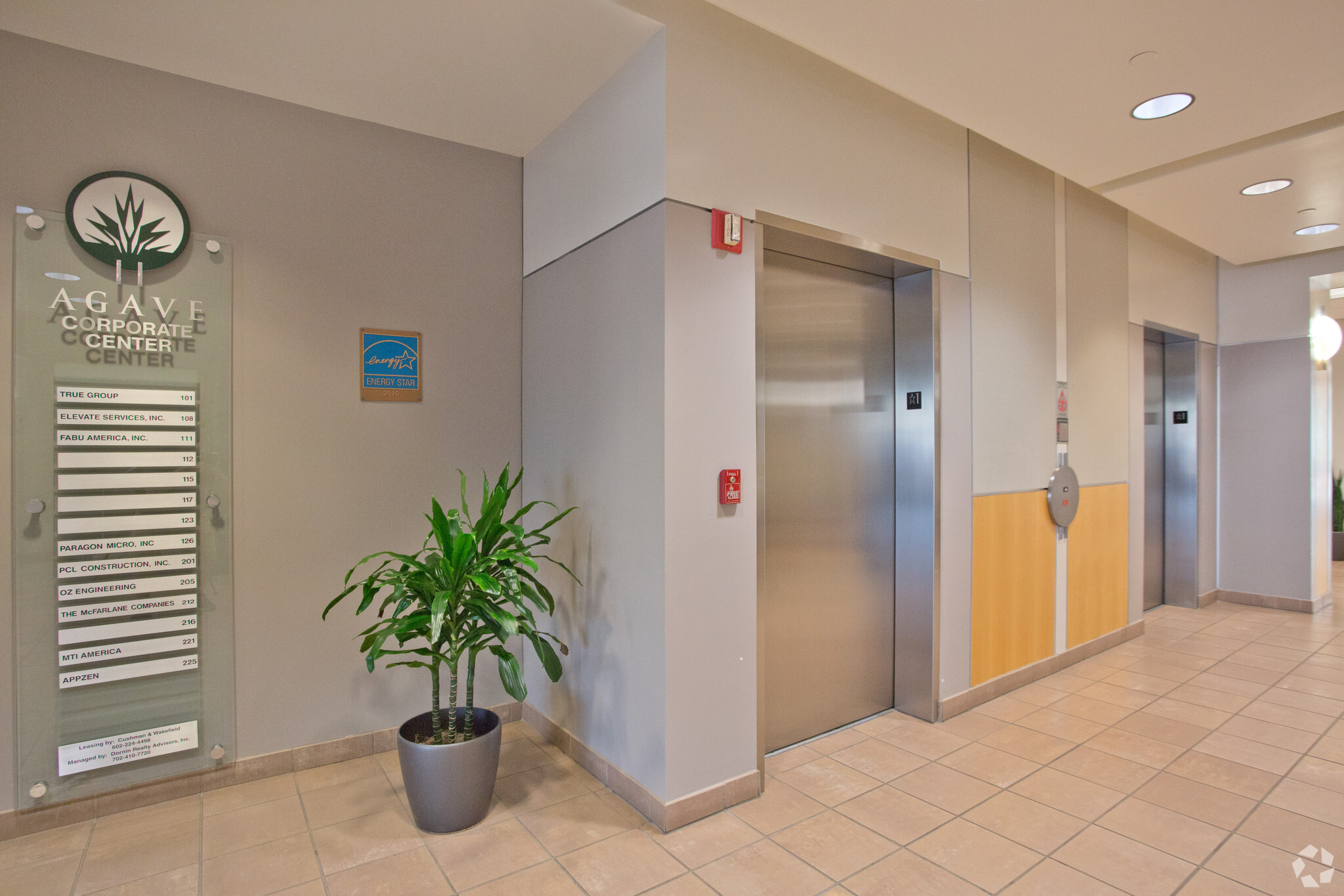 1711 W Greentree Dr, Tempe, AZ for lease Interior Photo- Image 1 of 9