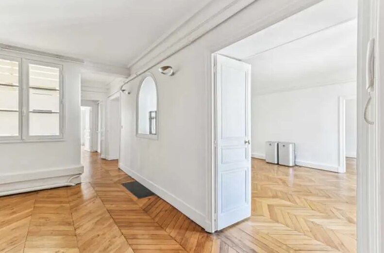 Coworking Space in Paris for lease Interior Photo- Image 1 of 10