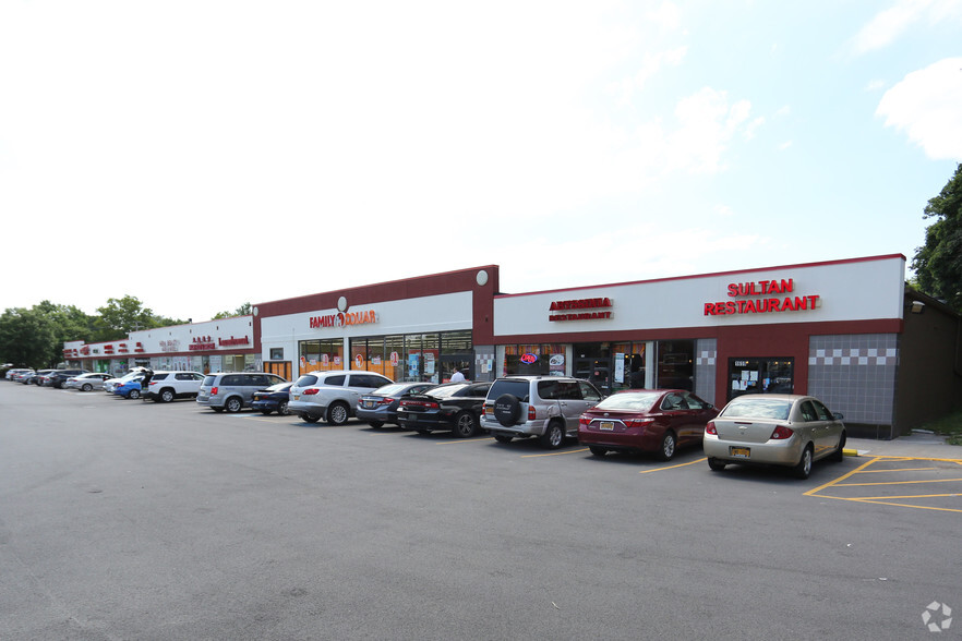 1653-1691 Mount Hope Ave, Rochester, NY for lease - Building Photo - Image 1 of 13