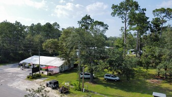 6907 Doc Whitfield Rd, Wewahitchka FL - Convenience Store