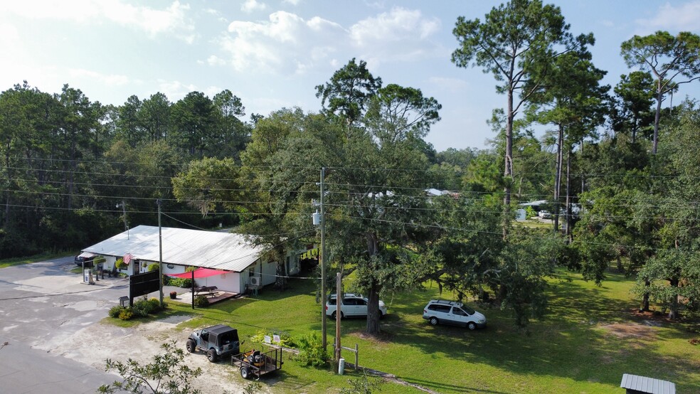 6907 Doc Whitfield Rd, Wewahitchka, FL for sale - Primary Photo - Image 1 of 45