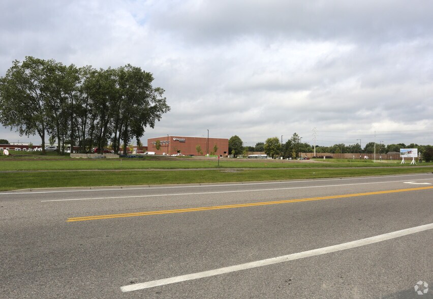 9565 Zachary Ln N, Maple Grove, MN for sale - Primary Photo - Image 1 of 1