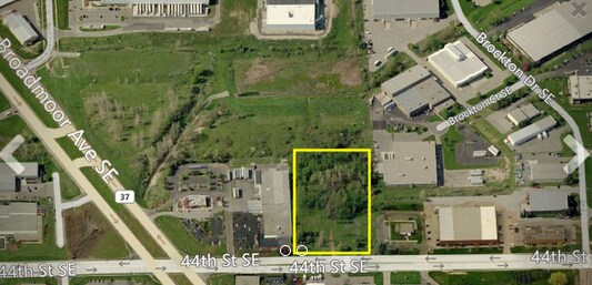 4195 44th St SE, Grand Rapids, MI for sale - Primary Photo - Image 1 of 1