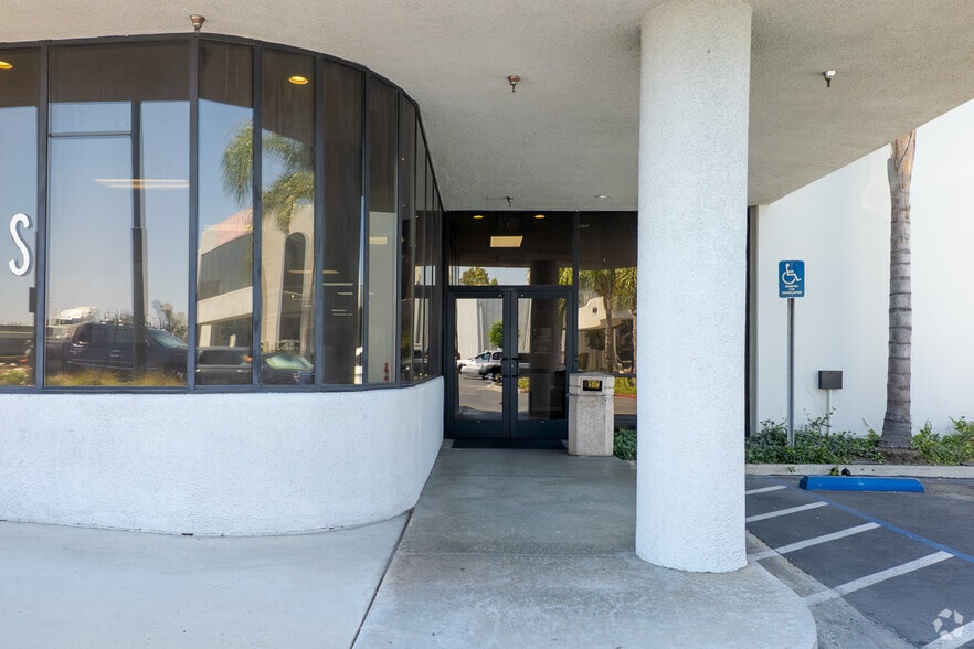 1631 Pomona Rd, Corona, CA for lease - Building Photo - Image 3 of 6