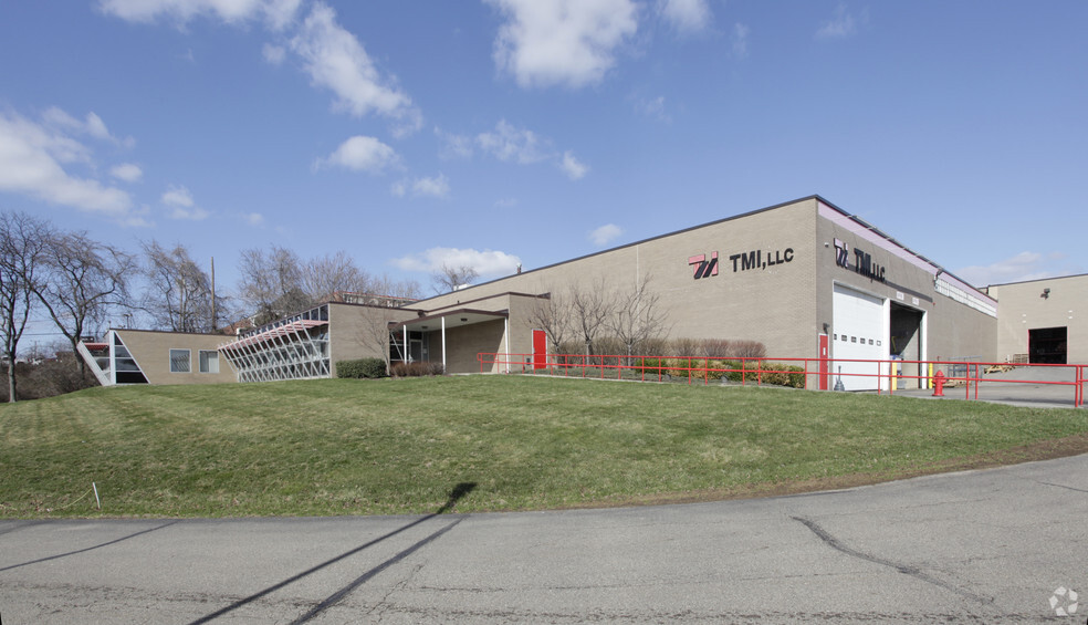 5350 Campbells Run Rd, Pittsburgh, PA for lease - Building Photo - Image 1 of 4