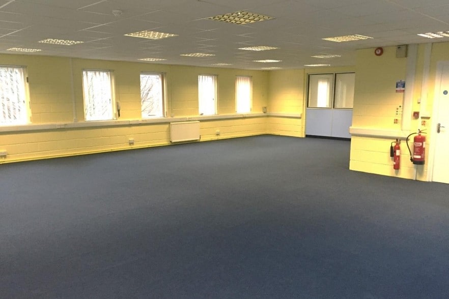 Curran Rd, Cardiff for sale - Interior Photo - Image 2 of 6