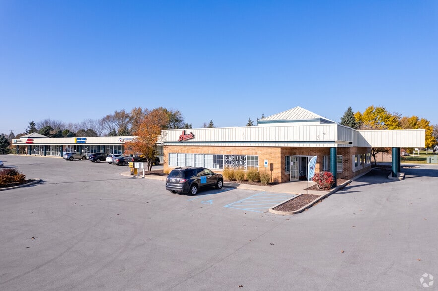 N64W24678 Main St, Sussex, WI for lease - Building Photo - Image 1 of 8