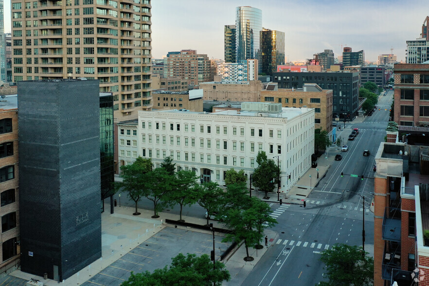 607 W Fulton St, Chicago, IL for lease - Aerial - Image 3 of 14