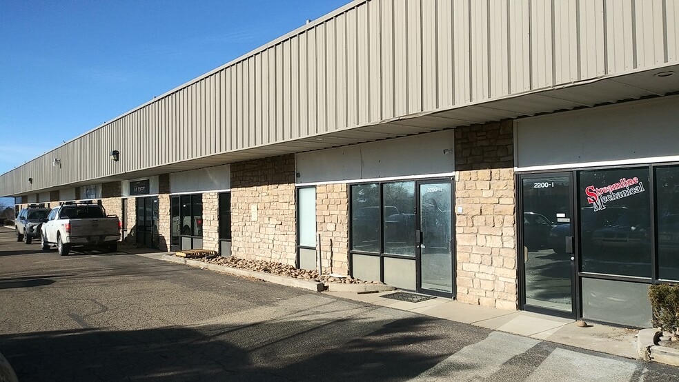 2200 Chambers Rd, Aurora, CO for lease - Primary Photo - Image 1 of 19