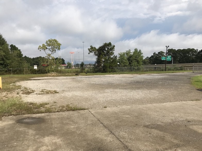 20582 Ih 10, Vidor, TX for lease - Building Photo - Image 3 of 11