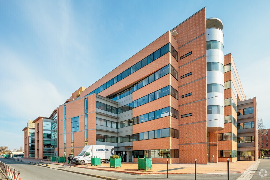 Office in Ivry-sur-Seine for sale - Building Photo - Image 2 of 7