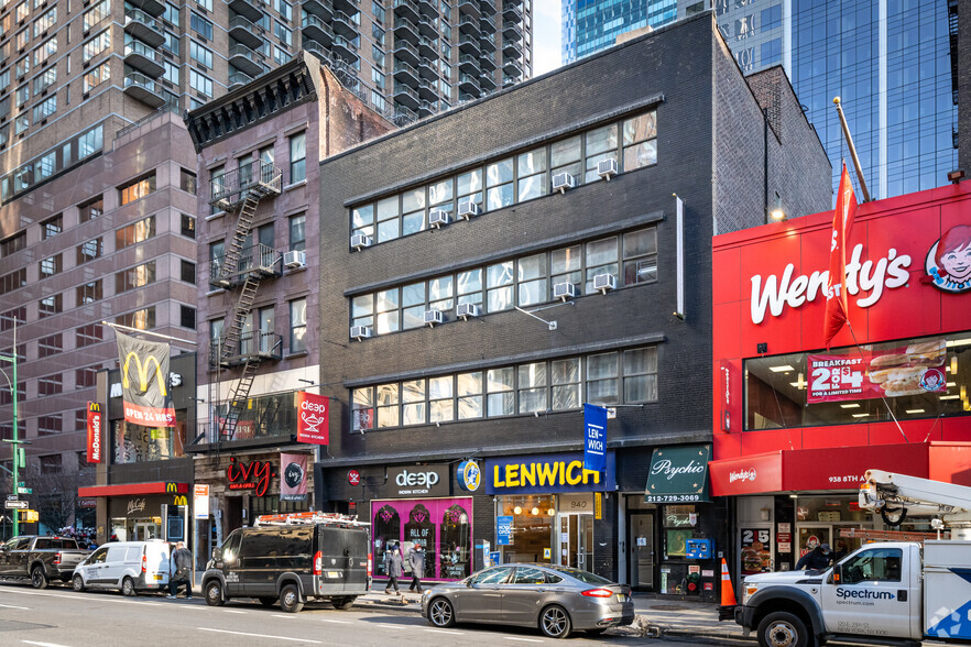 940 Eighth Ave, New York, NY for lease - Primary Photo - Image 1 of 3