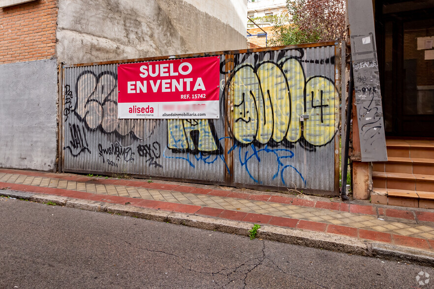 Calle Almazán, 16, Madrid, Madrid for sale - Primary Photo - Image 1 of 1