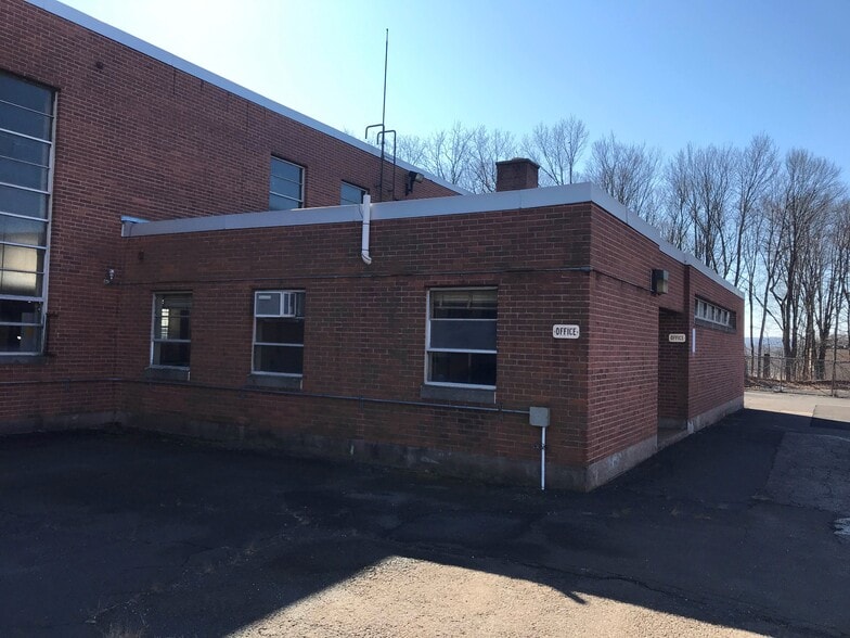 251 Freestone Ave, Portland, CT for sale - Building Photo - Image 3 of 54