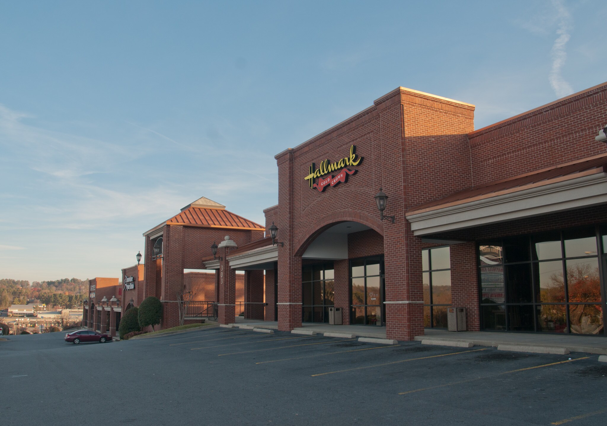 301303 S Bowman Rd, Little Rock, AR 72211 Bowman Heights Shopping