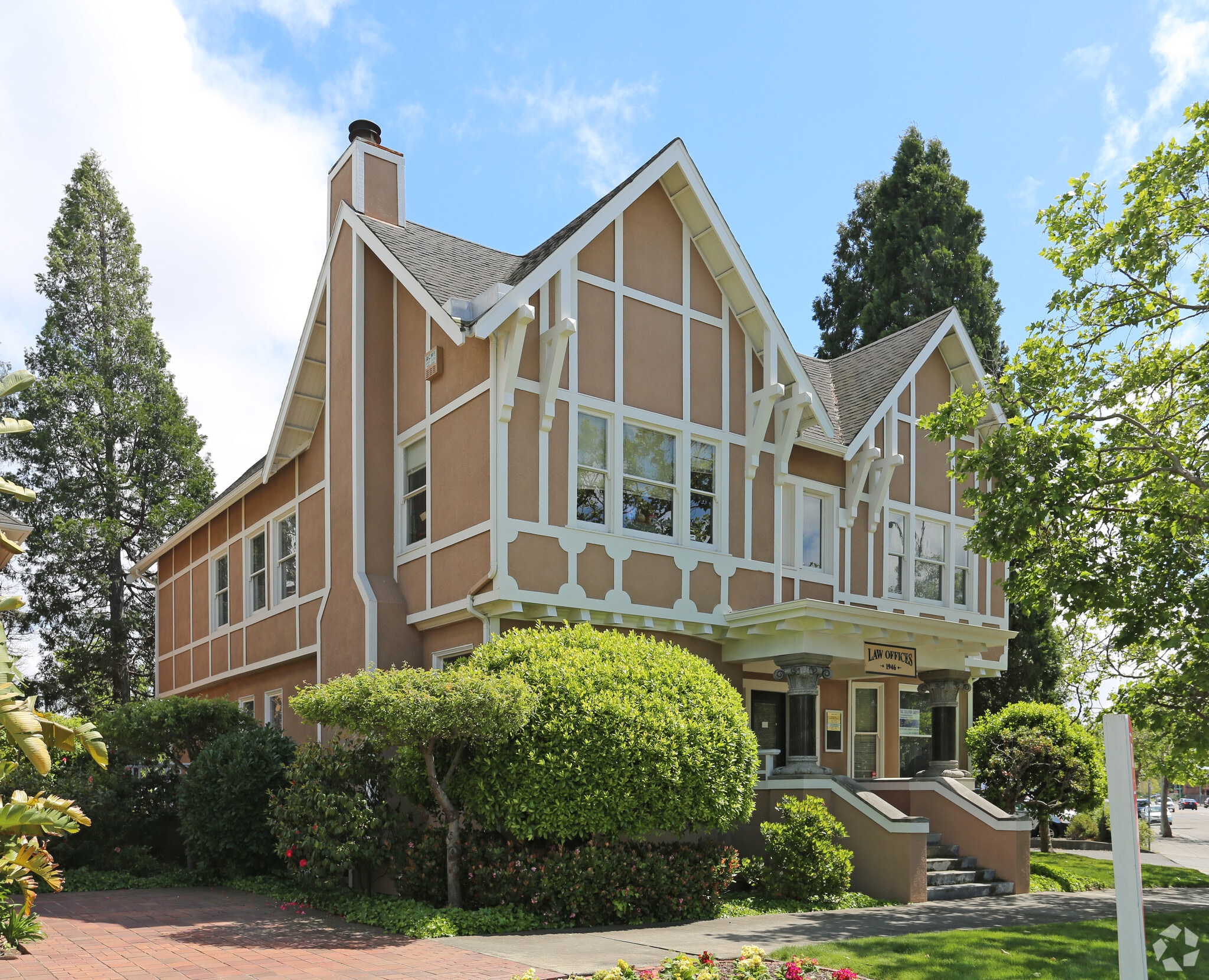 1946 Embarcadero, Oakland, CA for lease Primary Photo- Image 1 of 4