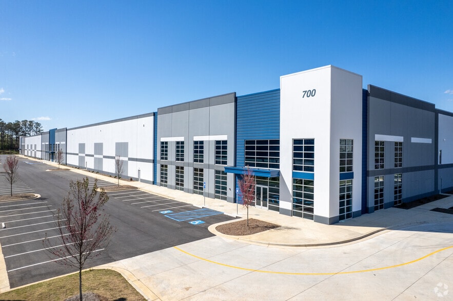 700 Highway 16 E, Newnan, GA for lease - Building Photo - Image 2 of 6