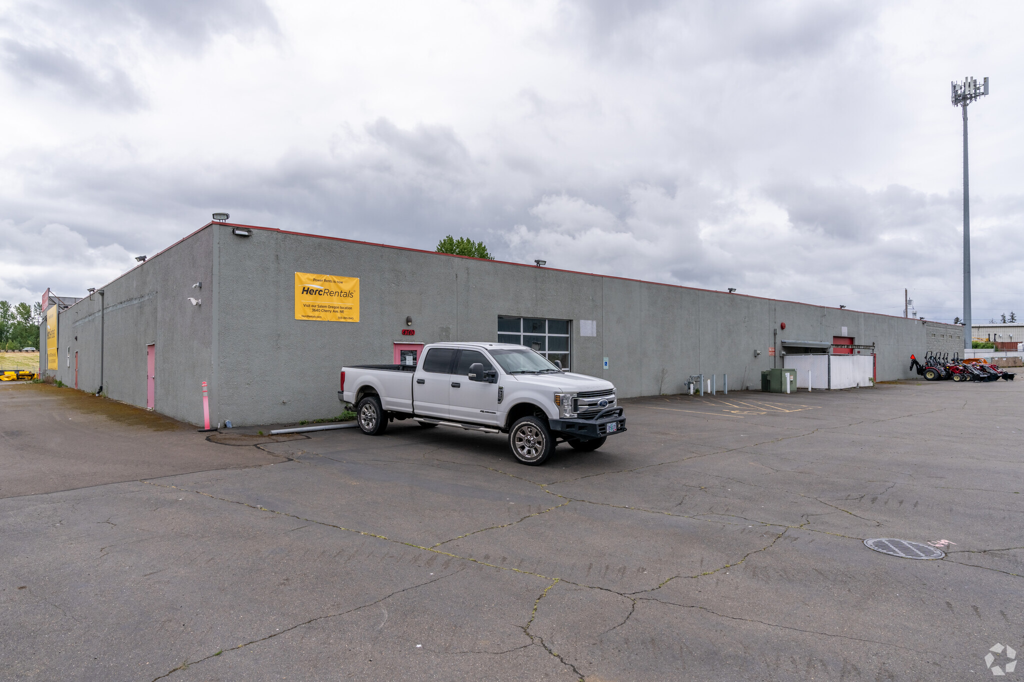 4740 Ridge Dr NE, Salem, OR for sale Primary Photo- Image 1 of 6