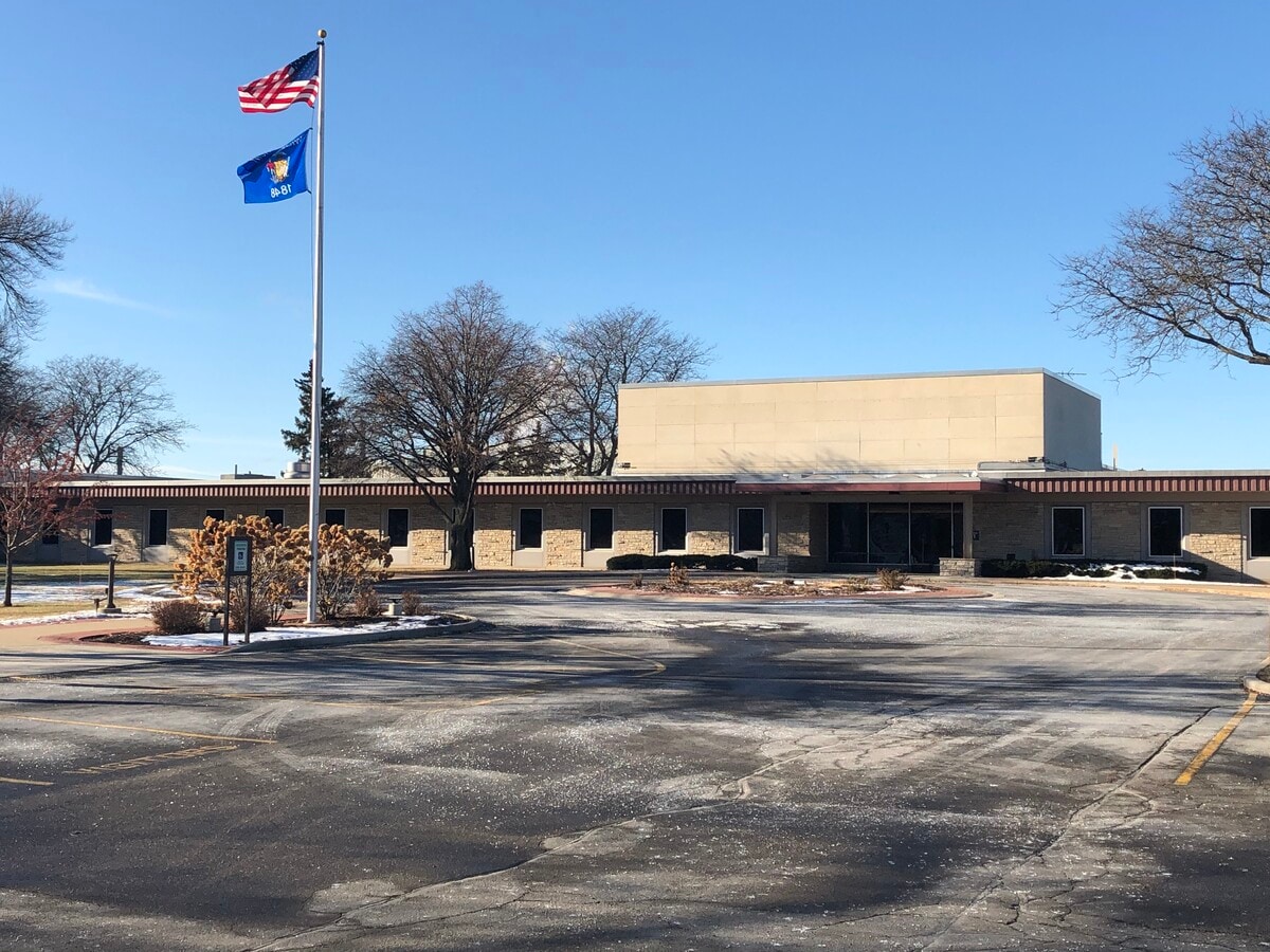 2001 Marathon St, Neenah, WI 54956