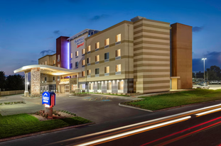 Fairfield Inn & Suites Hutchinson - Motel