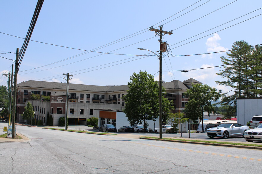 29 W French Broad St, Brevard, NC for sale - Building Photo - Image 2 of 19