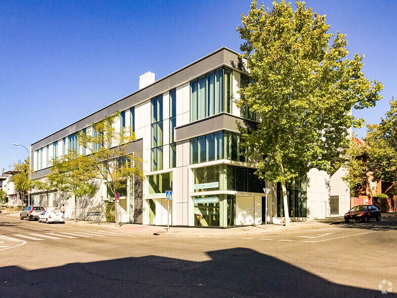 Retail in Madrid, Madrid for lease - Building Photo - Image 2 of 5