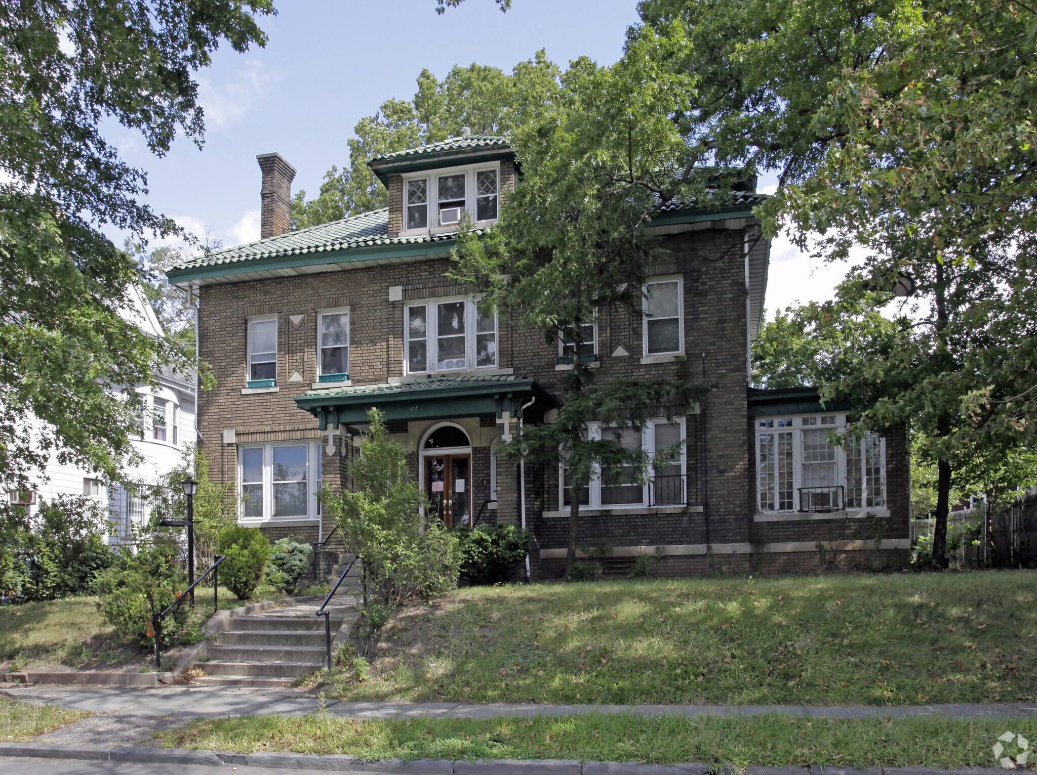 100 S Munn Ave, East Orange, NJ for sale Primary Photo- Image 1 of 1