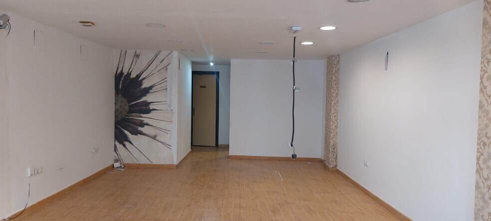 Retail in Cáceres, Cáceres for sale - Building Photo - Image 1 of 5