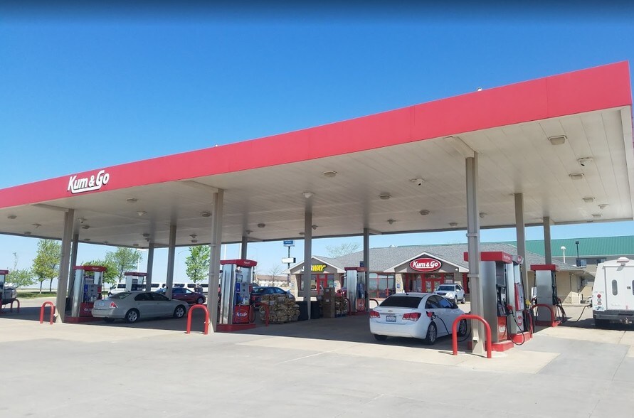 715 Lang Creek Ave, Grinnell, IA for sale - Building Photo - Image 1 of 1