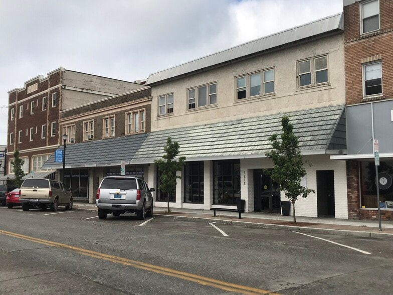 1215 Commerce Ave, Longview, WA for sale - Primary Photo - Image 1 of 1